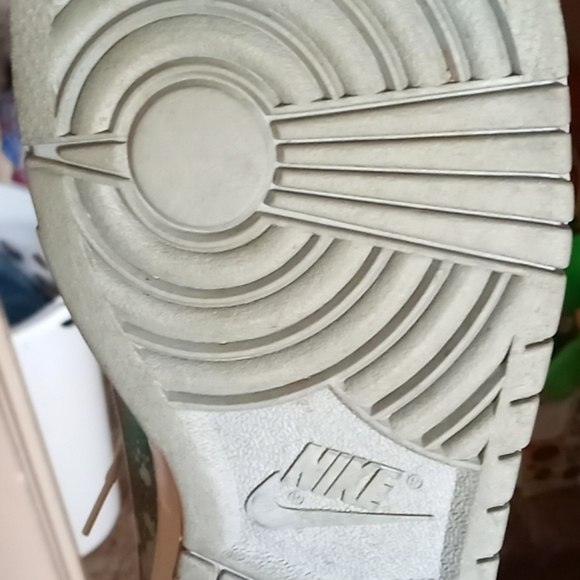 Nike big letter shoes